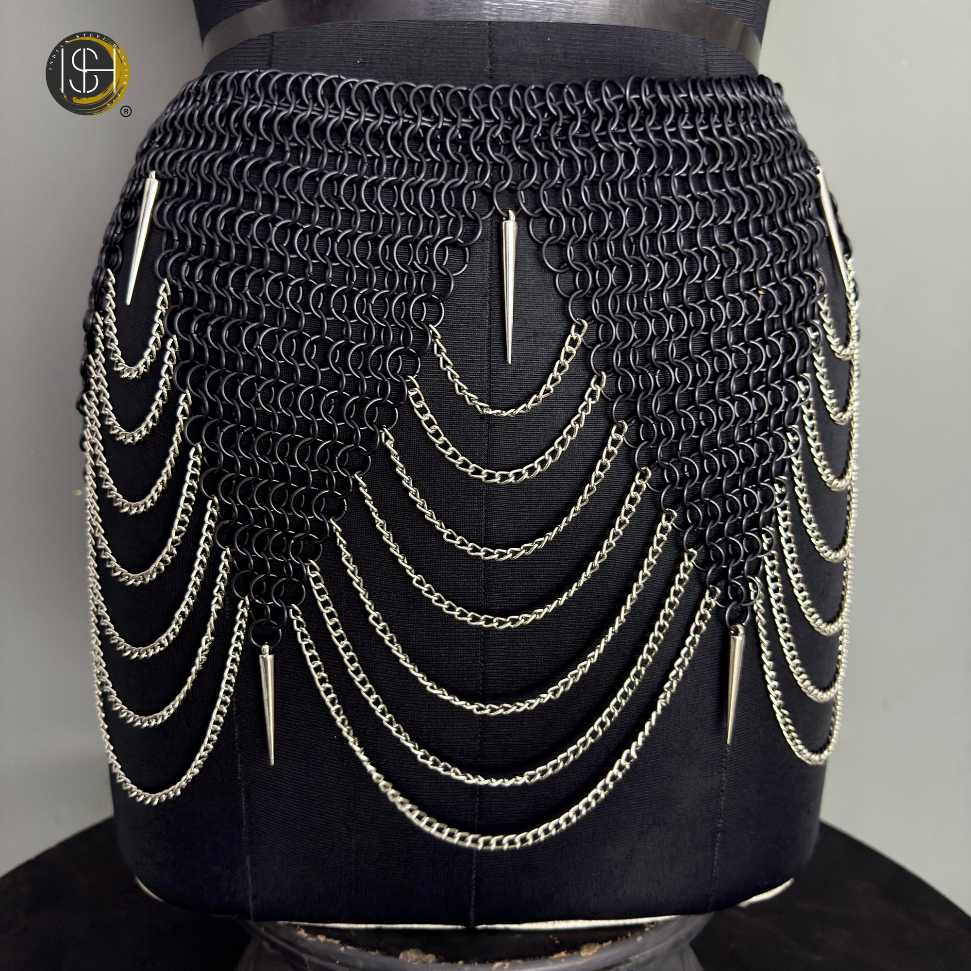 Handcrafted Steel Women’s Knight Armor Set – Medieval Chainmail Costume, Female Warrior LARP Outfit, Fantasy Armor Cosplay Suit, Renaissance Faire Combat Gear, Viking Battle Attire