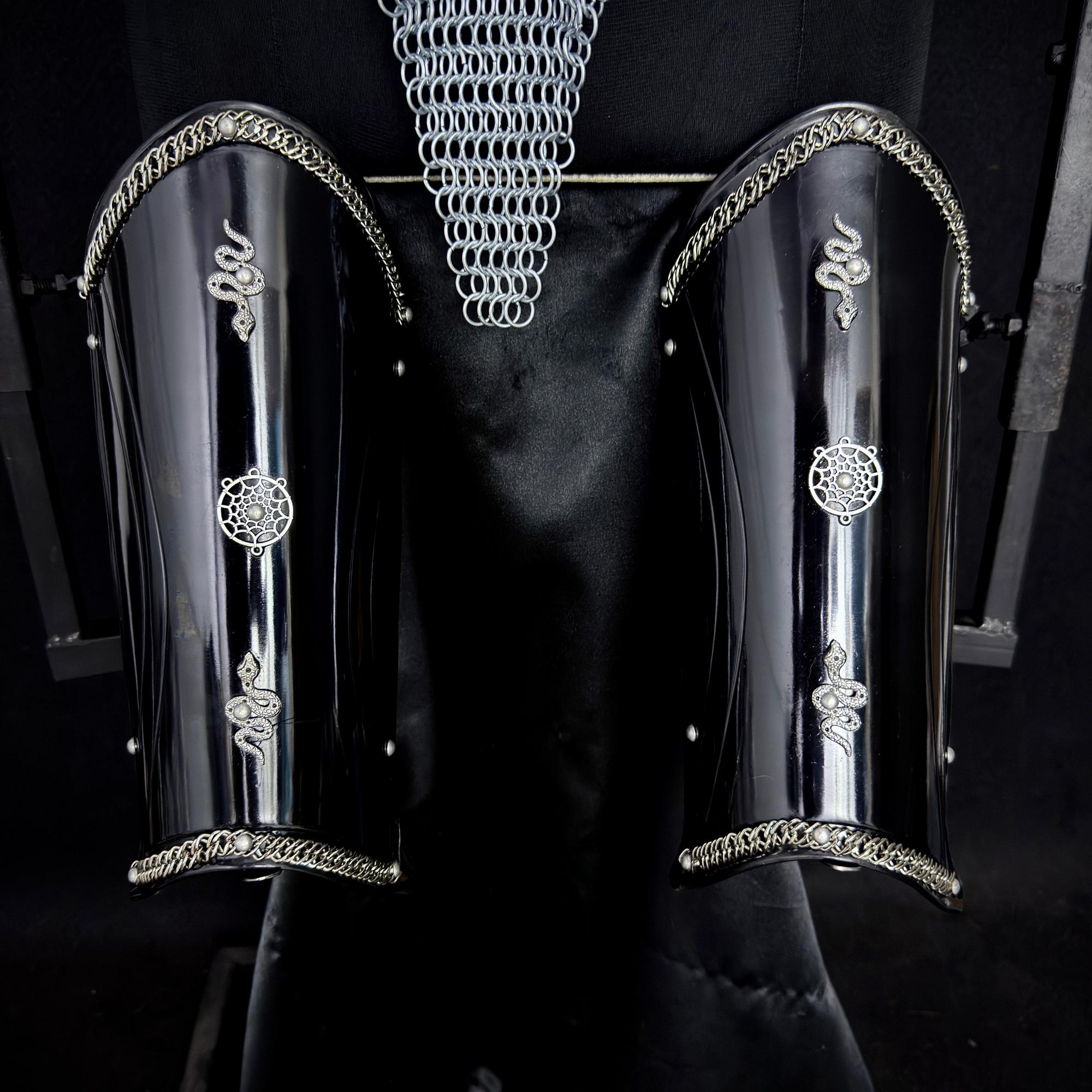 🖤 Black Steel Armor Set for Women ⚔️ Handmade Fantasy Knight Armor for fierce queens, Perfect for Medieval LARP, Cosplay, Renaissance Fairs & Warrior Photoshoots ✨
