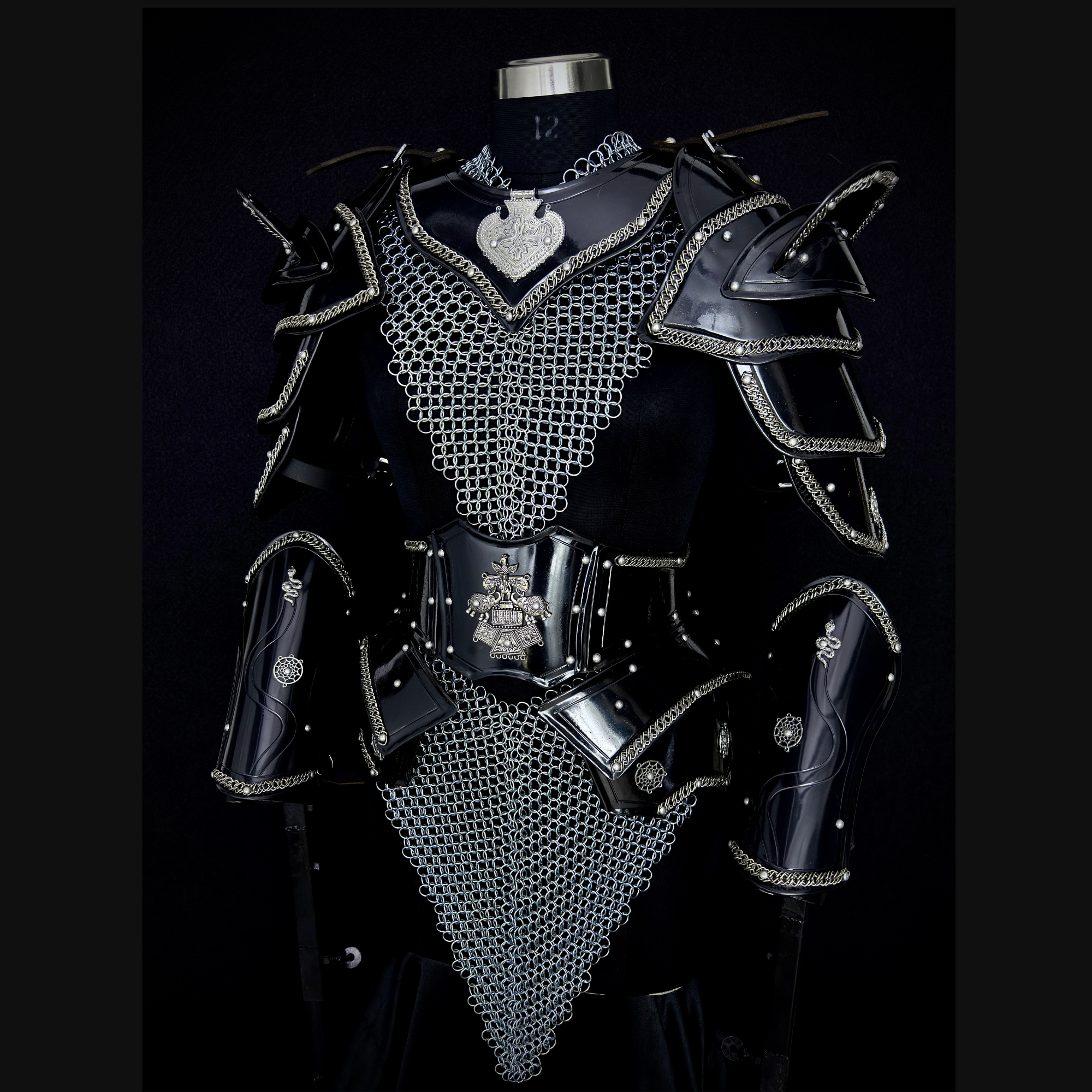 Women's Medieval Black Steel Armor Set with Chainmail Shoulders – Female Knight Costume, LARP Warrior Armor, Renaissance Battle Gear, Fantasy Cosplay Outfit