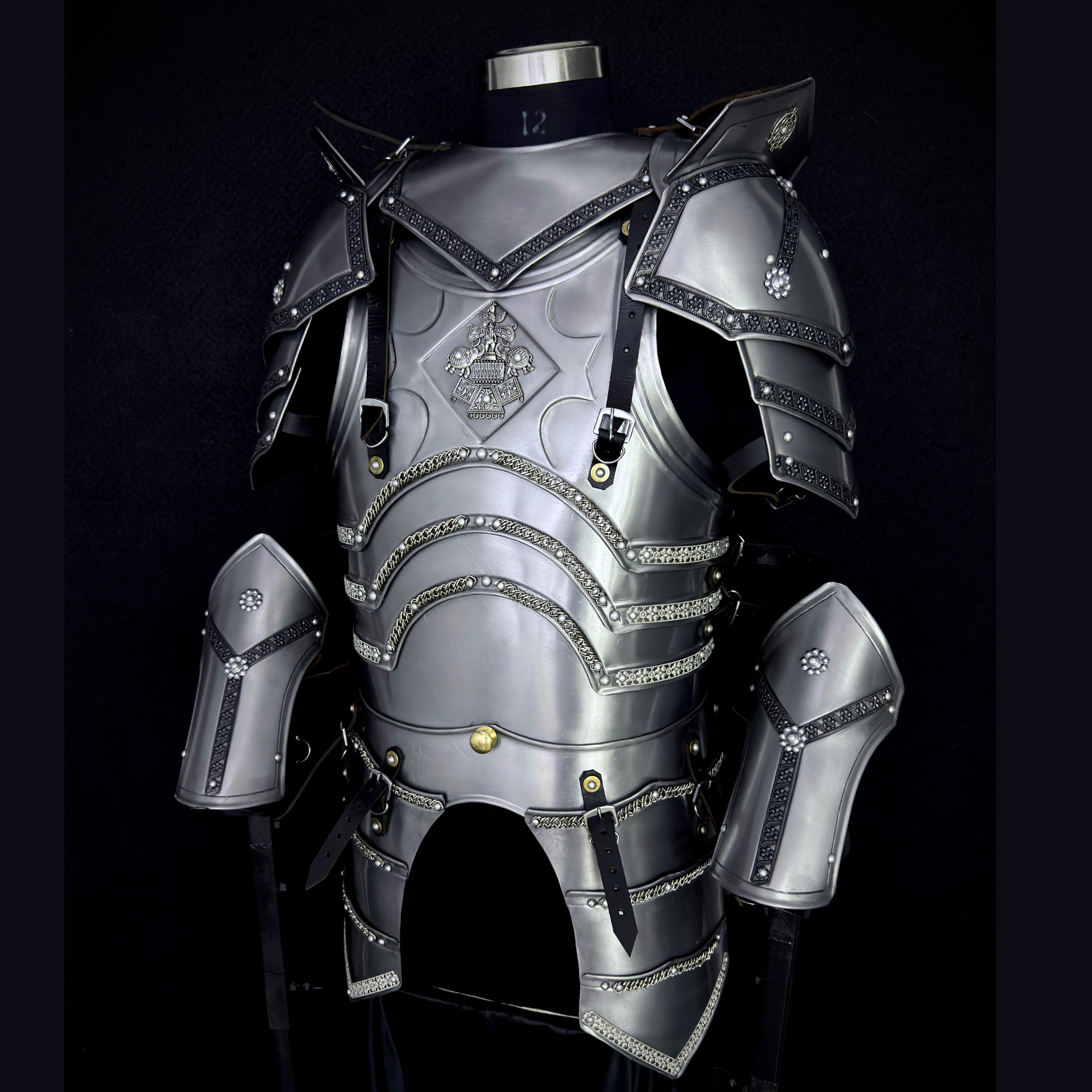 Handcrafted Medieval Gothic Knight Armor Set – Full Body Steel Battle Suit for Cosplay, LARP & Renaissance Festivals