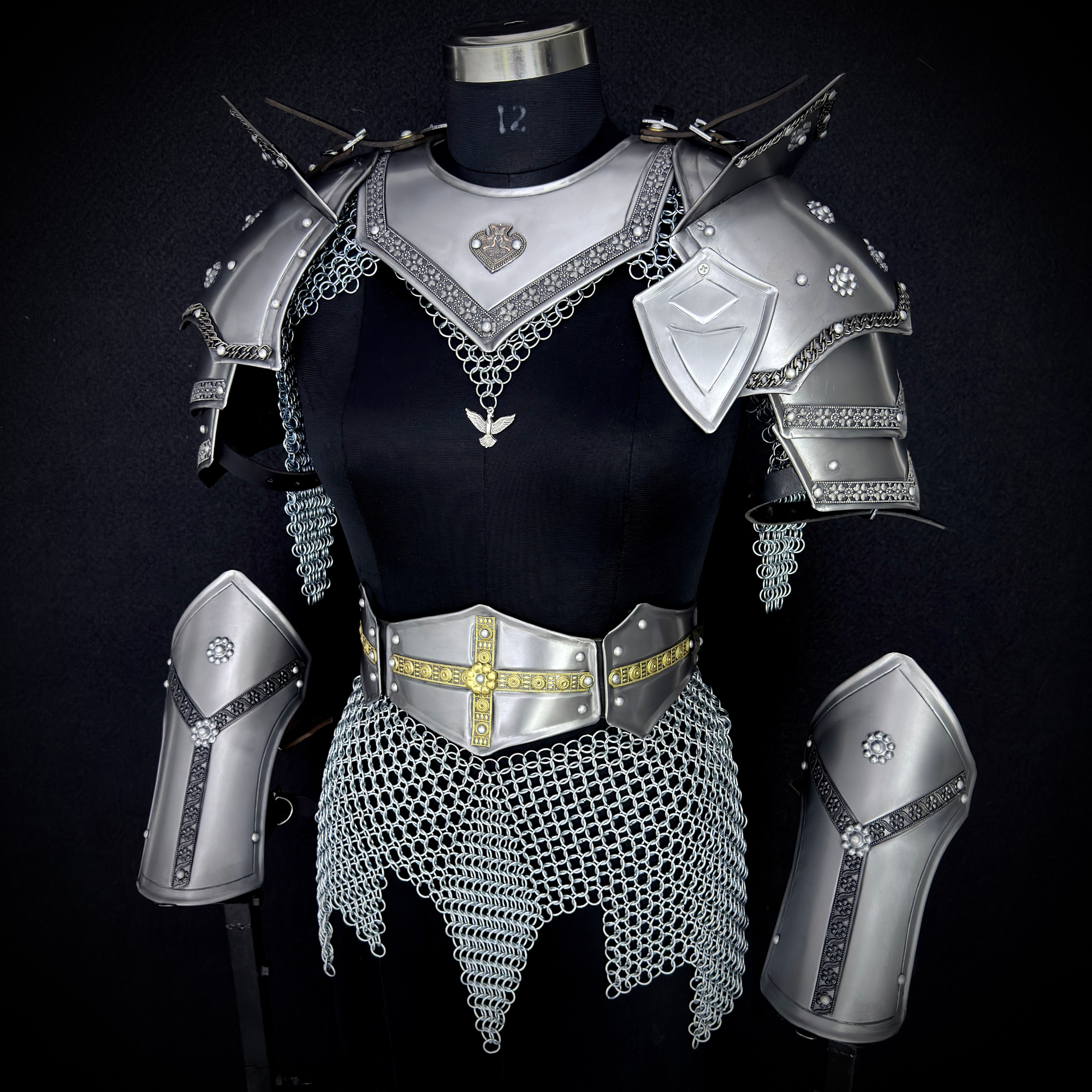 ⚔️ Fantasy Female Armor Set 🛡️ Medieval Warrior Queen Costume with Chainmail & Steel Armor 👑  ✨ Handmade Gothic Women’s Armor – Custom Medieval Knight Costume for LARP, Cosplay & Reenactment ✨