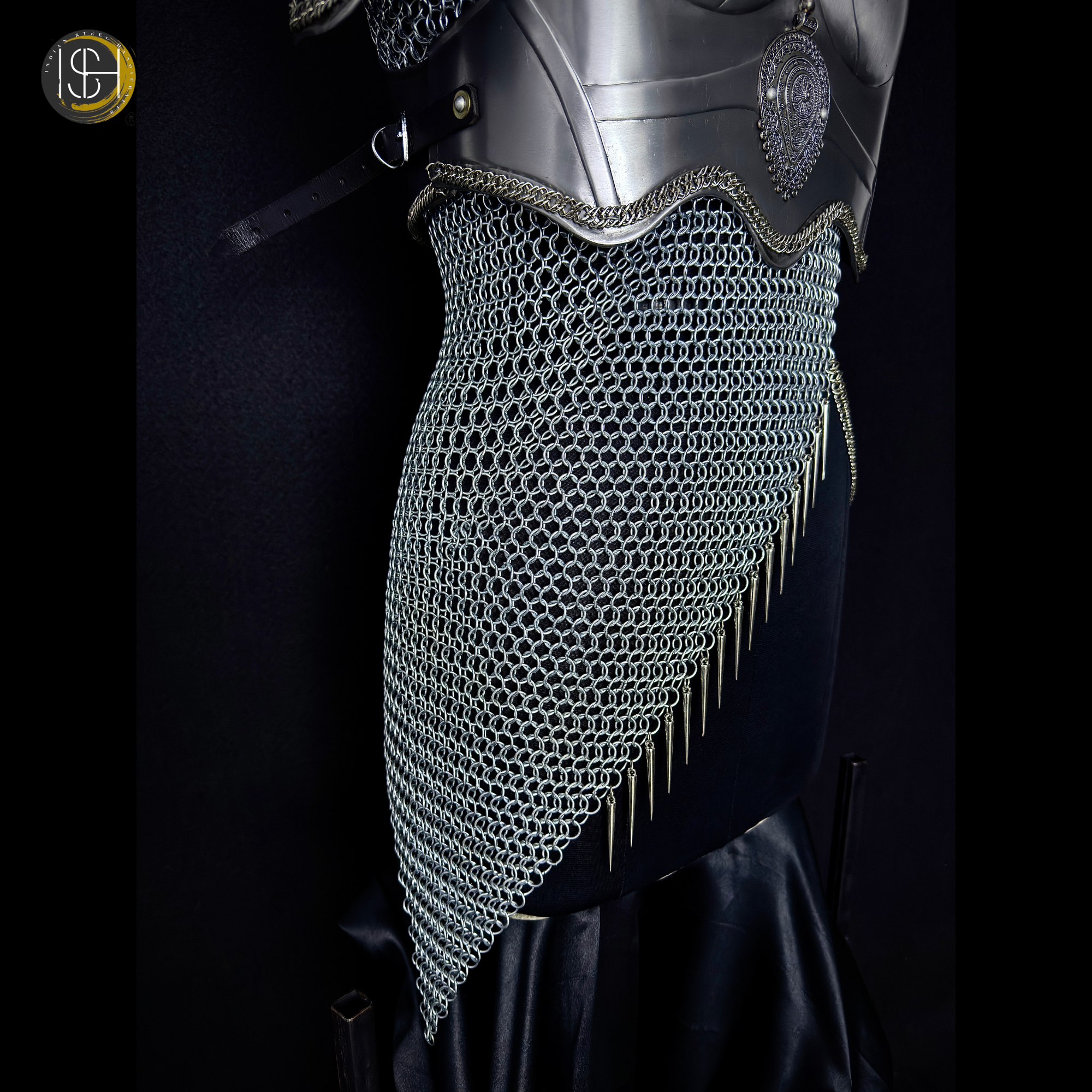 Brave Lady Medieval Steel Armor Set with Chainmail Top – Female Knight Armor Costume, LARP Armor, Renaissance Festival Outfit, Cosplay Warrior Armor, Historical Reenactment Gear.