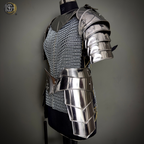 Handcrafted Steel Chainmail Armor Set – Knight’s Hauberk with Pauldrons & Arm Guards for Cosplay & LARP
