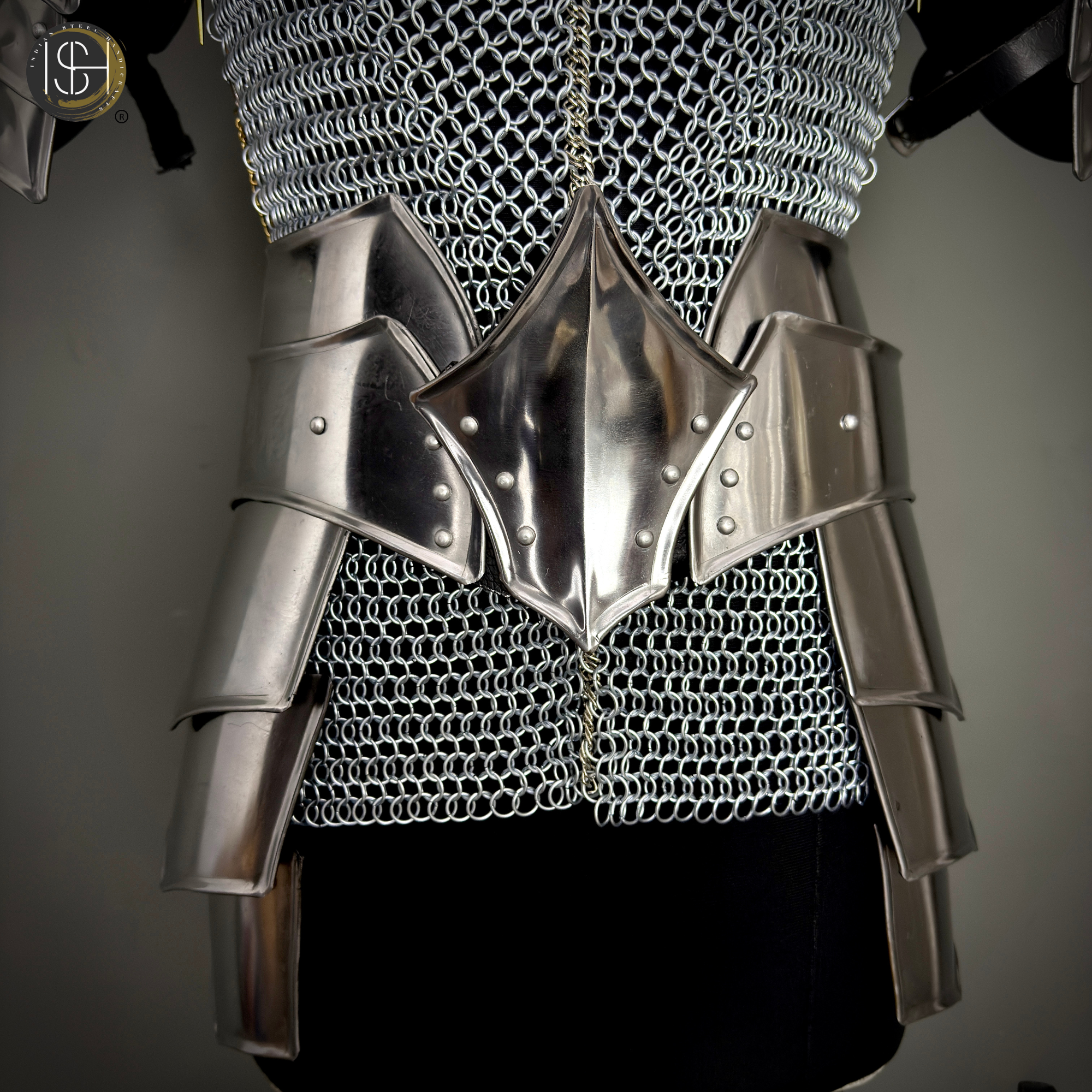 Handcrafted Steel Chainmail Armor Set – Knight’s Hauberk with Pauldrons & Arm Guards for Cosplay & LARP