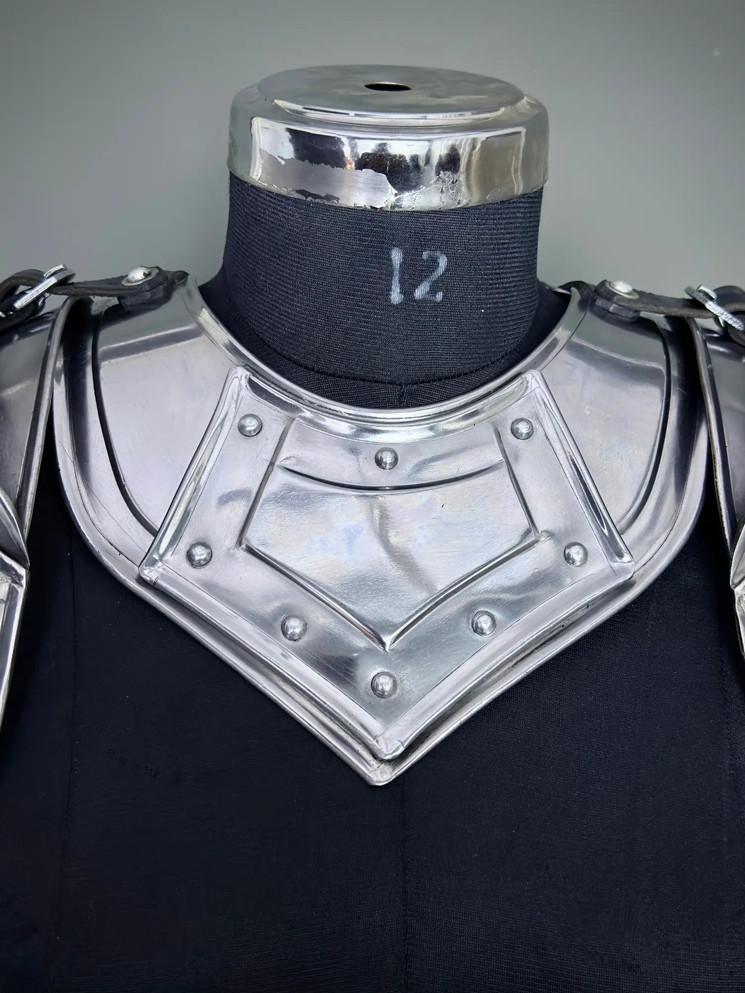 Medieval Knight Steel Gorget & Pauldron Armor 🛡️ | Perfect for LARP, Cosplay & Costume Events⚔️ ISH Collection