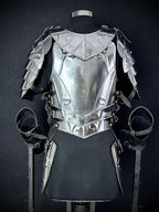 Medieval Knight Full Plate Armor Set – Engraved Steel Cuirass & Pauldrons for LARP Cosplay Medieval Armory