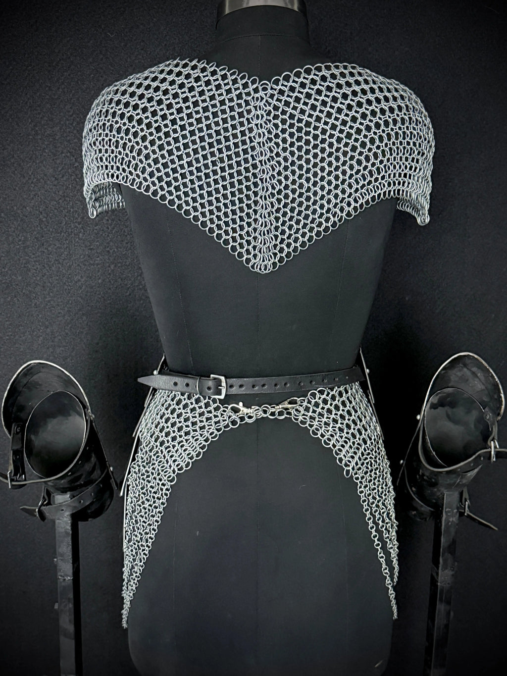 Silver Chainmail Cape Armor – Warrior Queen Edition OathboundSteel