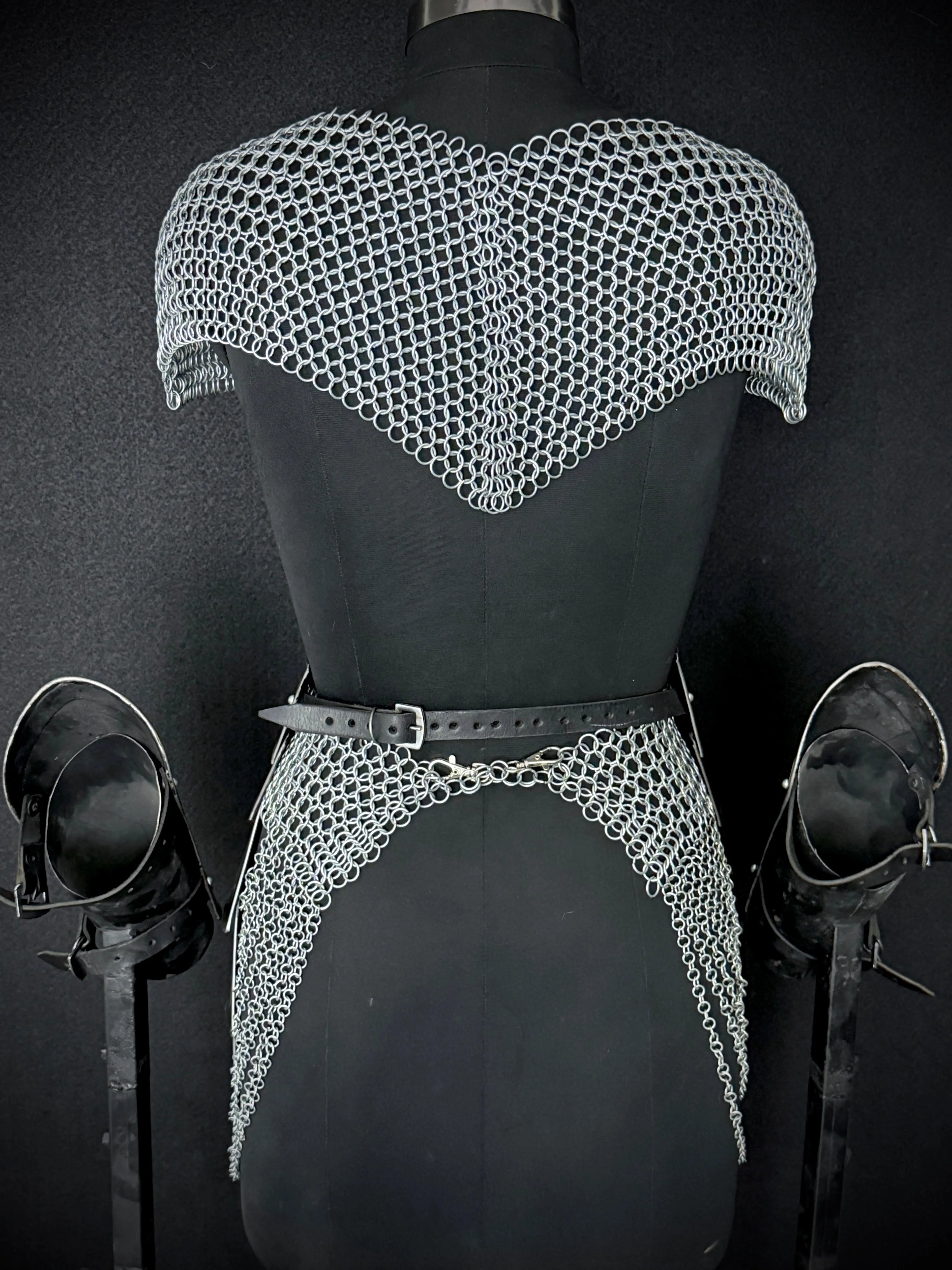 Silver Chainmail Cape Armor – Warrior Queen Edition OathboundSteel