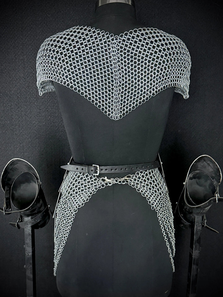 Silver Chainmail Cape Armor – Warrior Queen Edition OathboundSteel