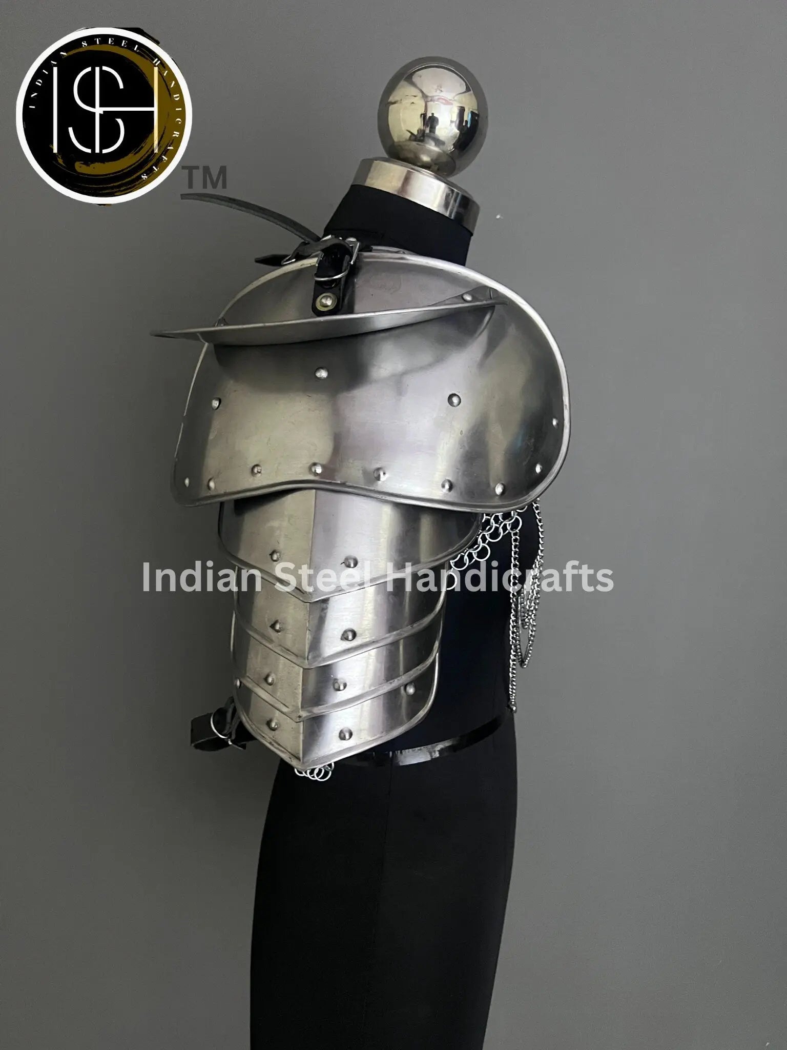 Female Knight Steel Armor: Gorget, Pouldron & Chainmail - LARP Cosplay