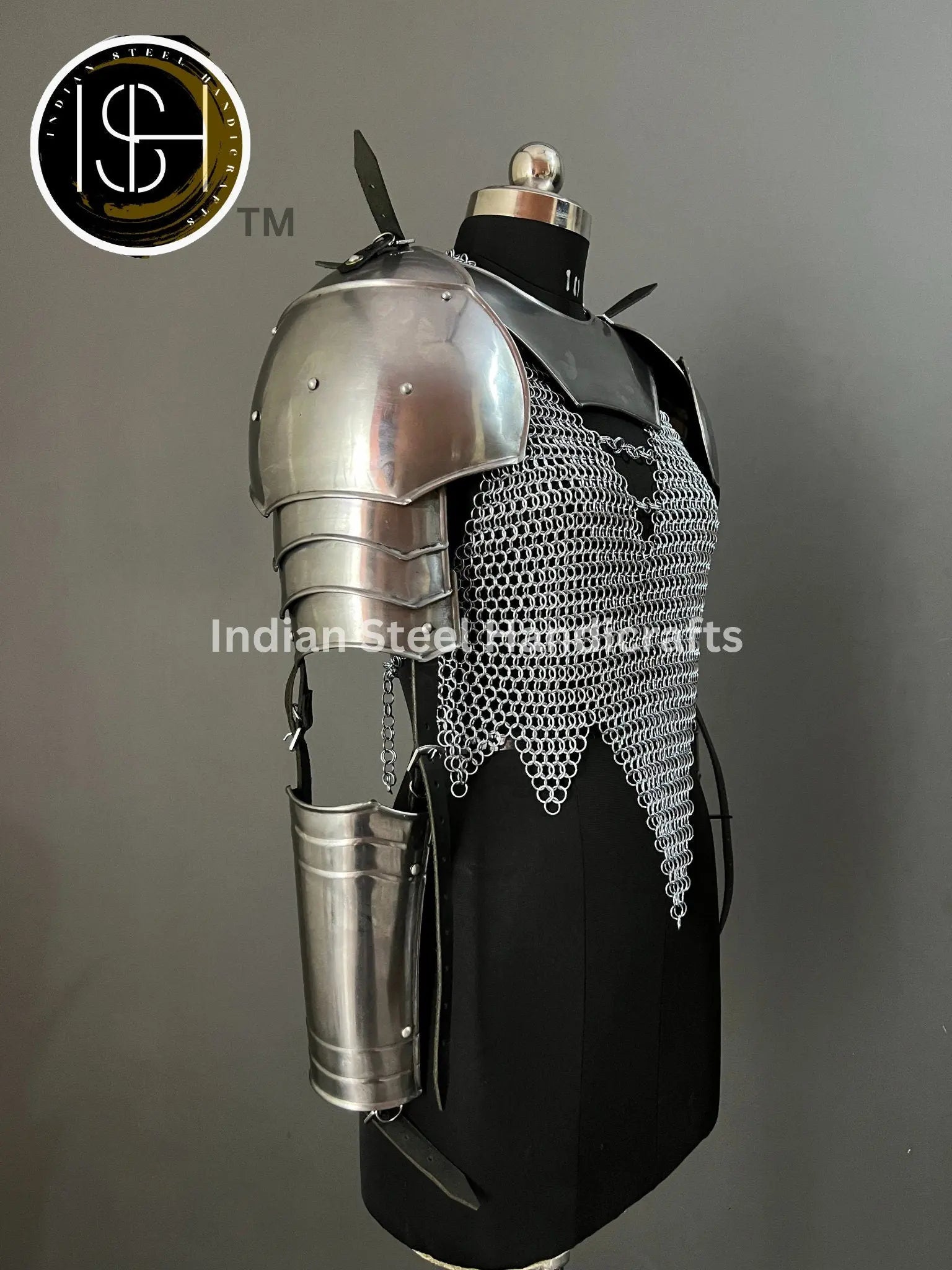 Female Knight Steel Armor: Gorget & Pouldron, Chainmail - LARP Cosplay