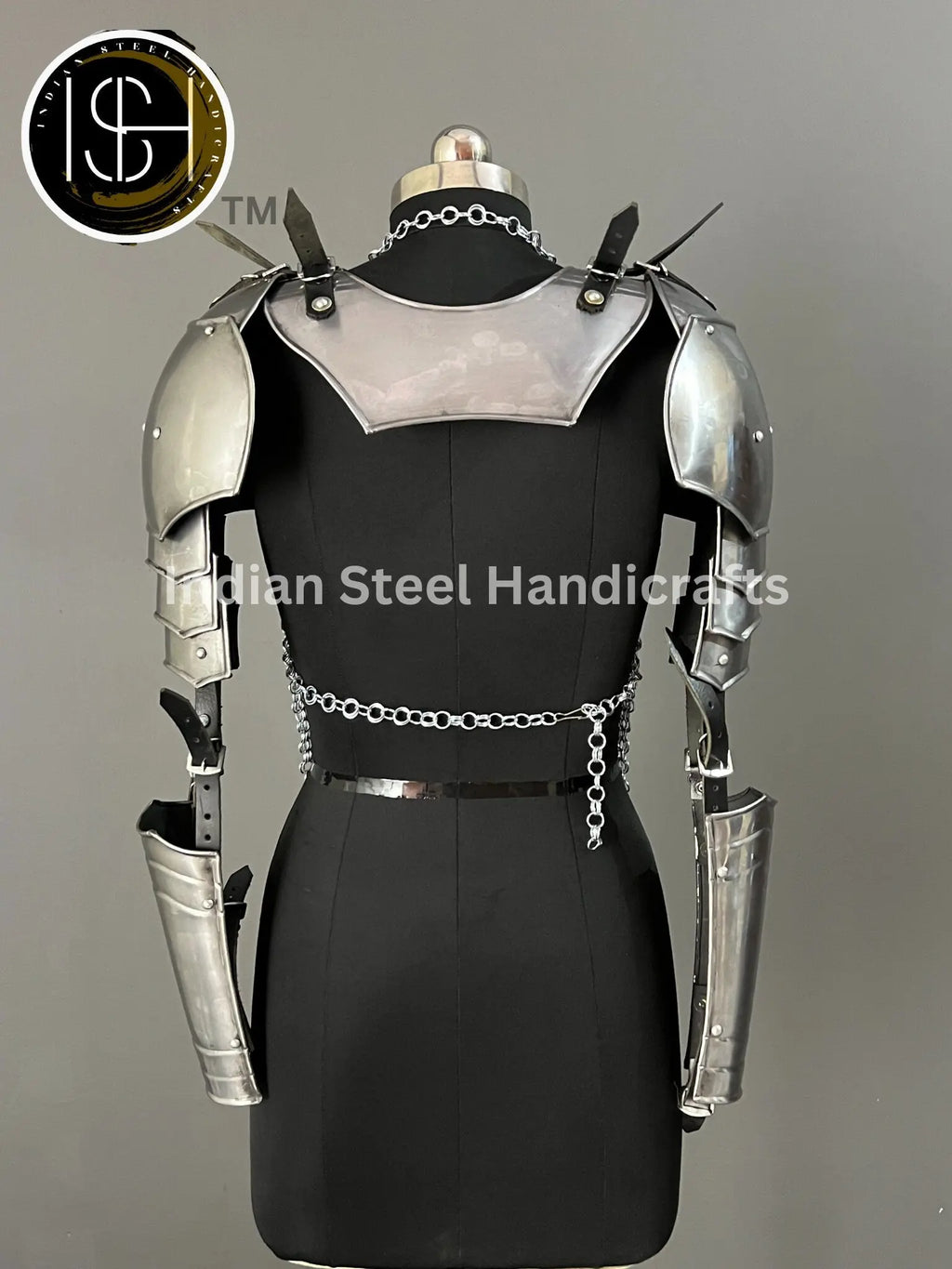 Female Knight Steel Armor: Gorget & Pouldron, Chainmail - LARP Cosplay