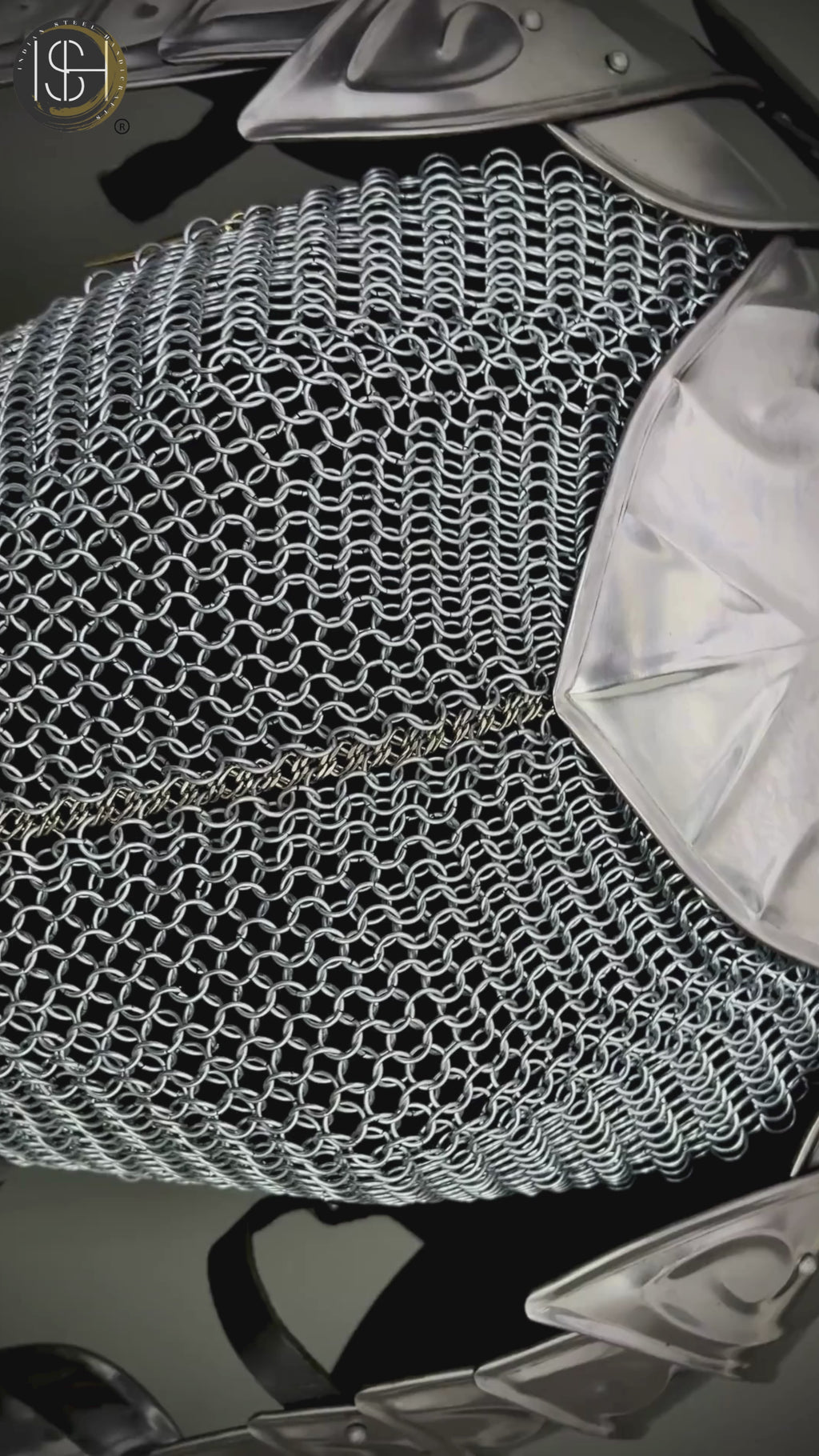 Handcrafted Steel Chainmail Armor Set – Knight’s Hauberk with Pauldrons & Arm Guards for Cosplay & LARP